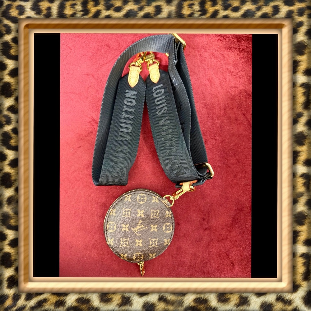 👑✅PRICE FIRM✅AUTHENTIC Louis Vuitton Brown Coin Pouch with Black Bandolier Strap